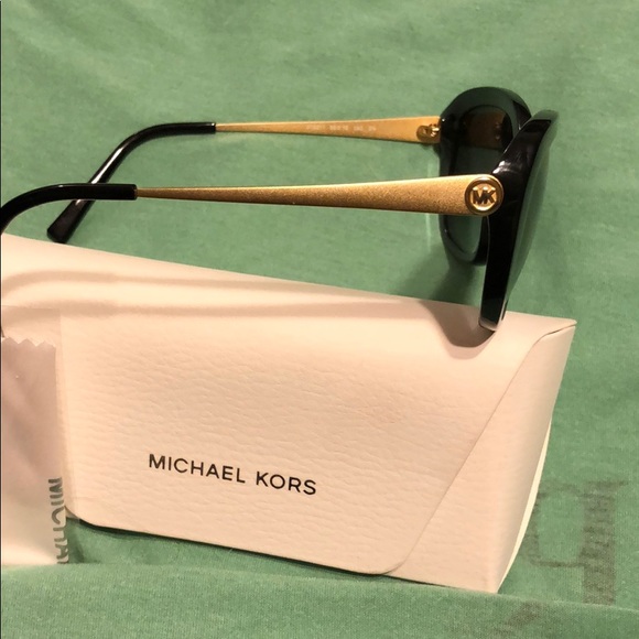 Sunglasses - Picture 2 of 6